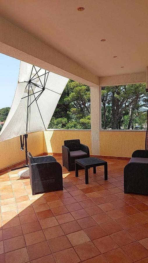 Apartmani Katarina Mundanije Exterior foto