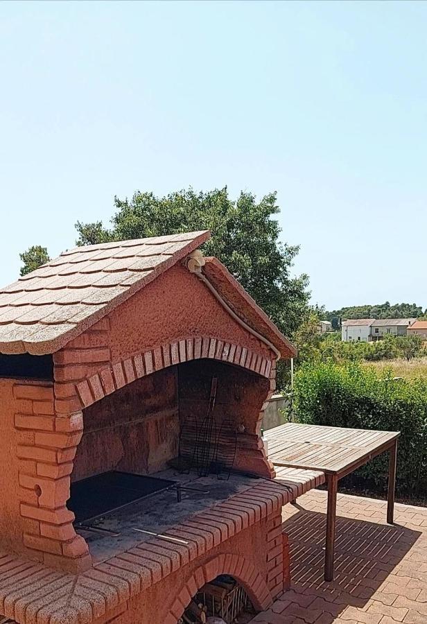 Apartmani Katarina Mundanije Exterior foto