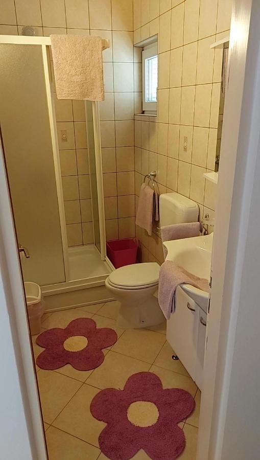 Apartmani Katarina Mundanije Exterior foto